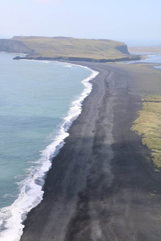 Schwarzer Strand